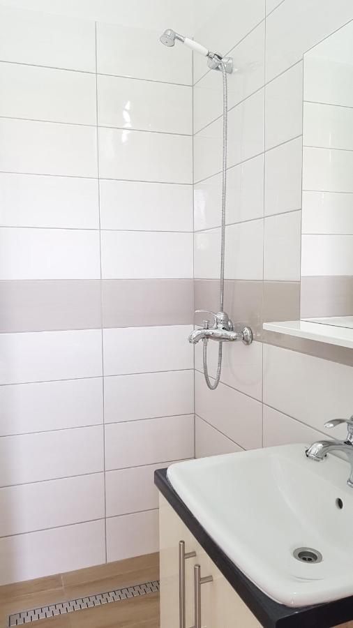 Apartment Tonci Novalja Luaran gambar