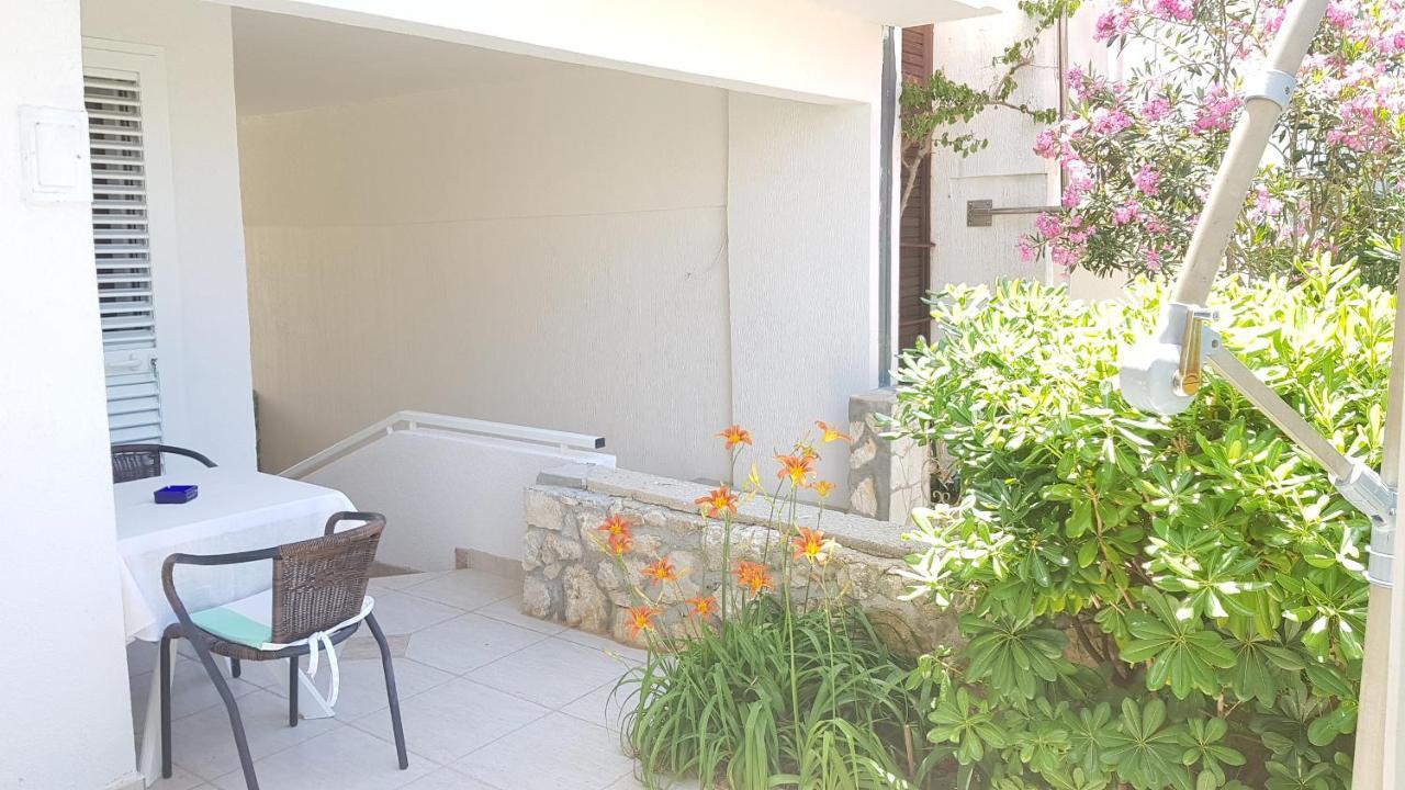 Apartment Tonci Novalja Luaran gambar