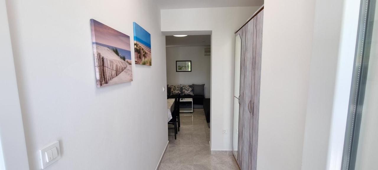 Apartment Tonci Novalja Luaran gambar