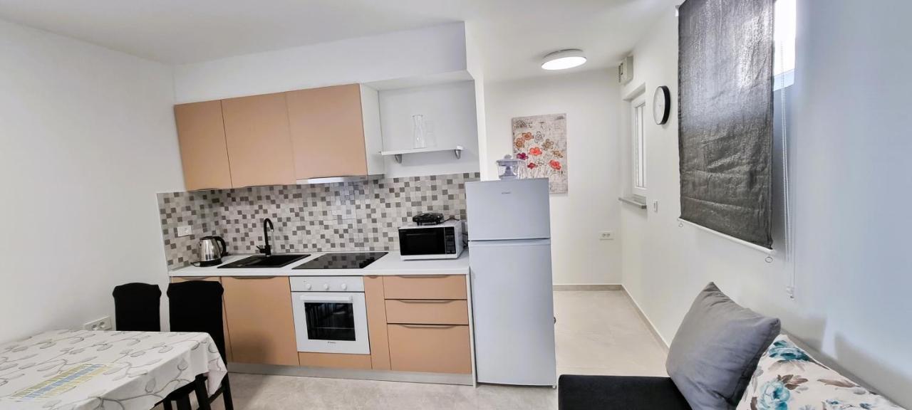 Apartment Tonci Novalja Luaran gambar